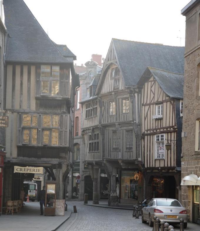 Val Cocherel - Hotel Le Challonge 迪南 外观 照片